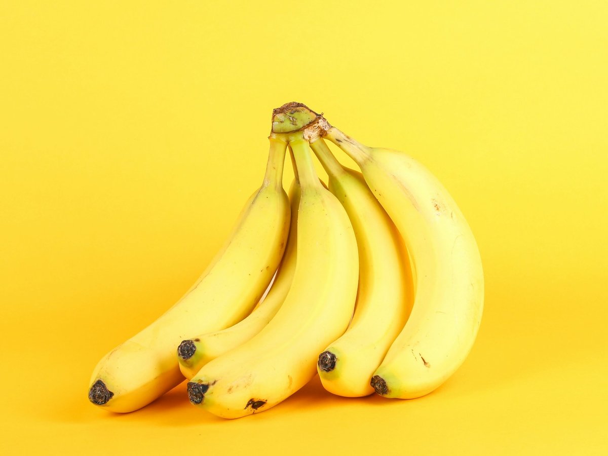 Fresh organic yellow bananas at Sri Paramasivan Fruits
